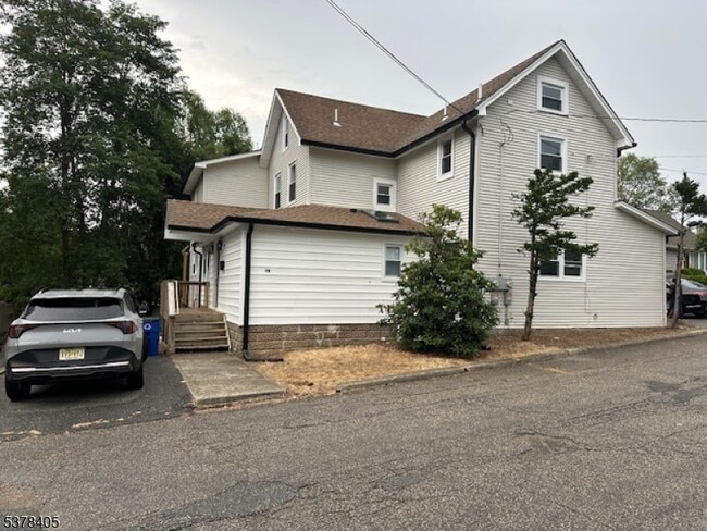 Building Photo - 12 Adalist Ave