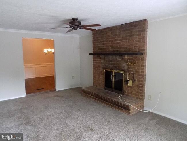 Building Photo - 702 Towne Center Dr