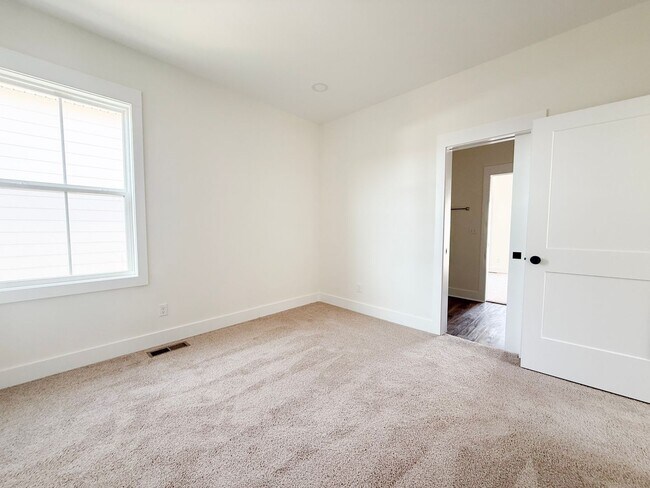 Building Photo - Luxury 3-Bedroom Townhome with Flex Room at Highbury + Summer Special