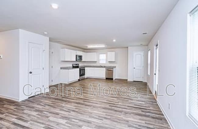 Building Photo - 507 Springtime Ln