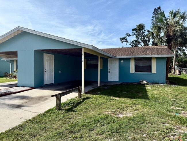 Building Photo - 2716 52nd Ave Dr W