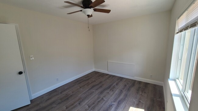 Building Photo - 1516 NE 17th Ave