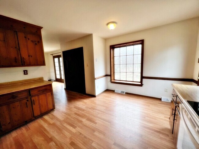 Building Photo - Colonial on Large Wooded Lot