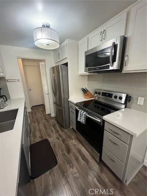 Building Photo - 3665 E 1st St