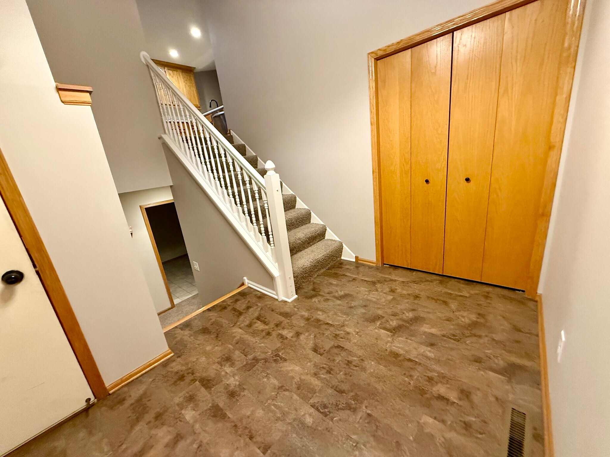 Building Photo - 176 Pheasant Ridge Dr