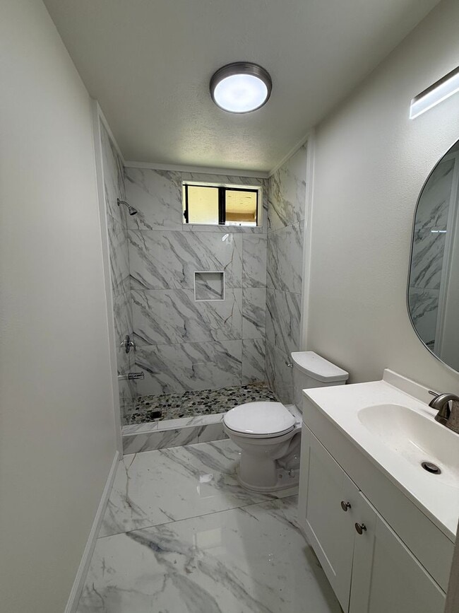 Building Photo - South Kihei - Renovated 3 Bed/2 Bath with Ocean Views