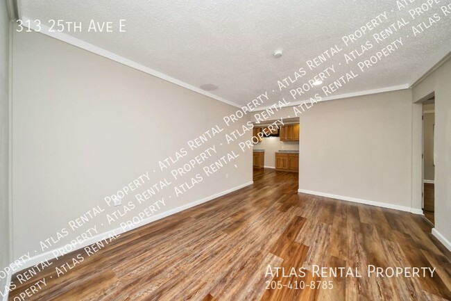 Building Photo - 313 25th Ave E