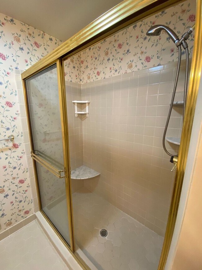 Building Photo - Welcome to your home in Chesopeian Colony,...