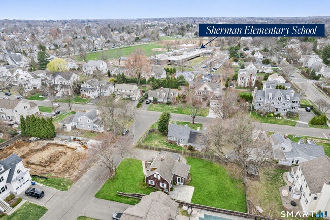 Building Photo - 21 Eunice Ave