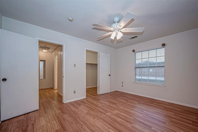 Building Photo - 4212 Belle Park Dr