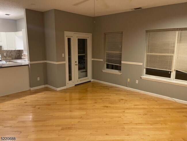 Building Photo - 312 Brittany Dr