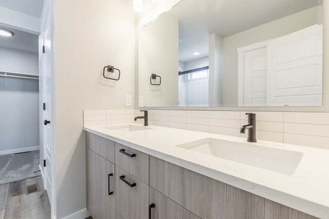 Building Photo - New 4 Bed 2.5 Bath House in Star