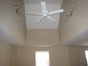 Building Photo - 224 York Rd