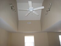 Building Photo - 224 Old York Rd