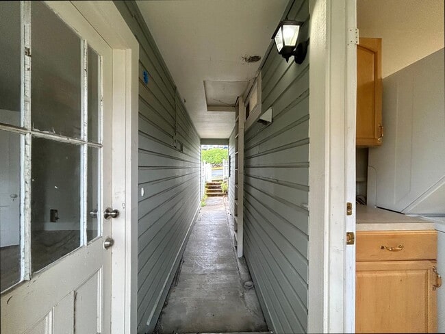 Building Photo - Tranquil 1 Bed, 1 Bath House!