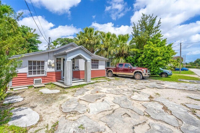 Building Photo - 6295 SW 29th St