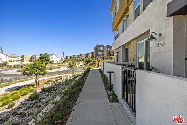 Building Photo - 27109 Vly Oak Pl