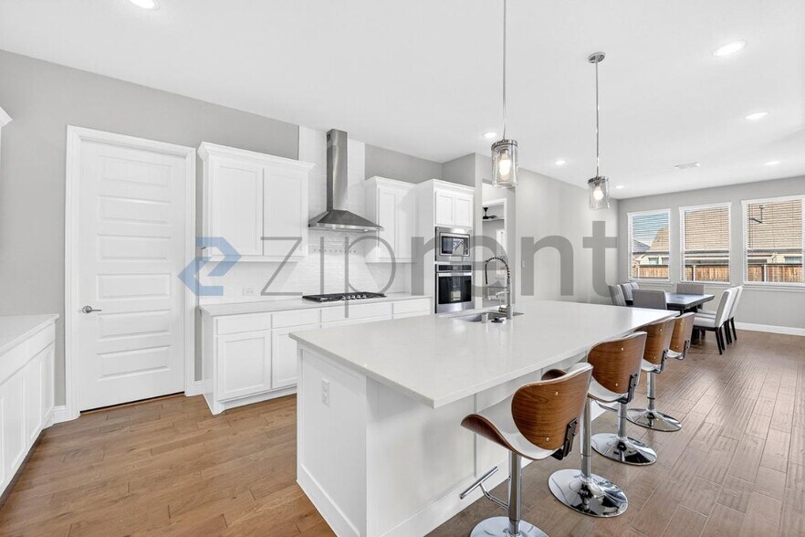 Building Photo - 7530 Sanctuary Dr