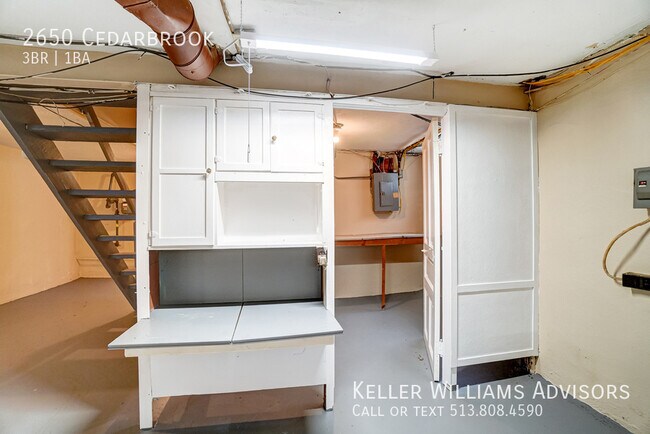 Building Photo - 2650 Cedarbrook-