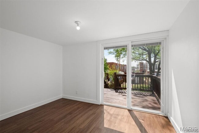 Building Photo - 4936 Shaw Ave