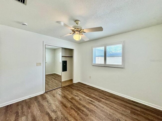 Building Photo - 1145 Stewart Dr