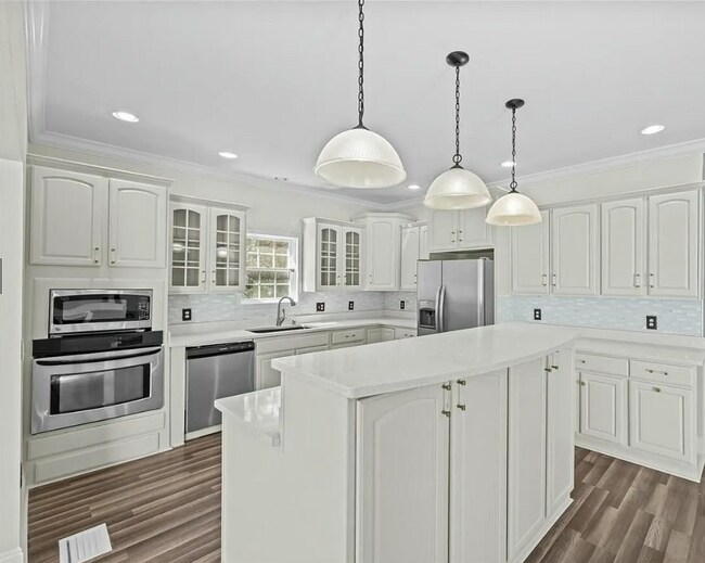 Building Photo - 117 Santa Barbara Ave