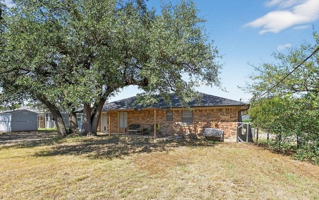 Building Photo - 604 Fegan St