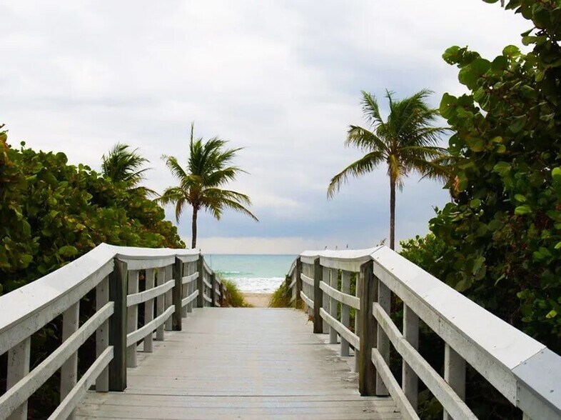 Building Photo - 601 E Dania Beach Blvd