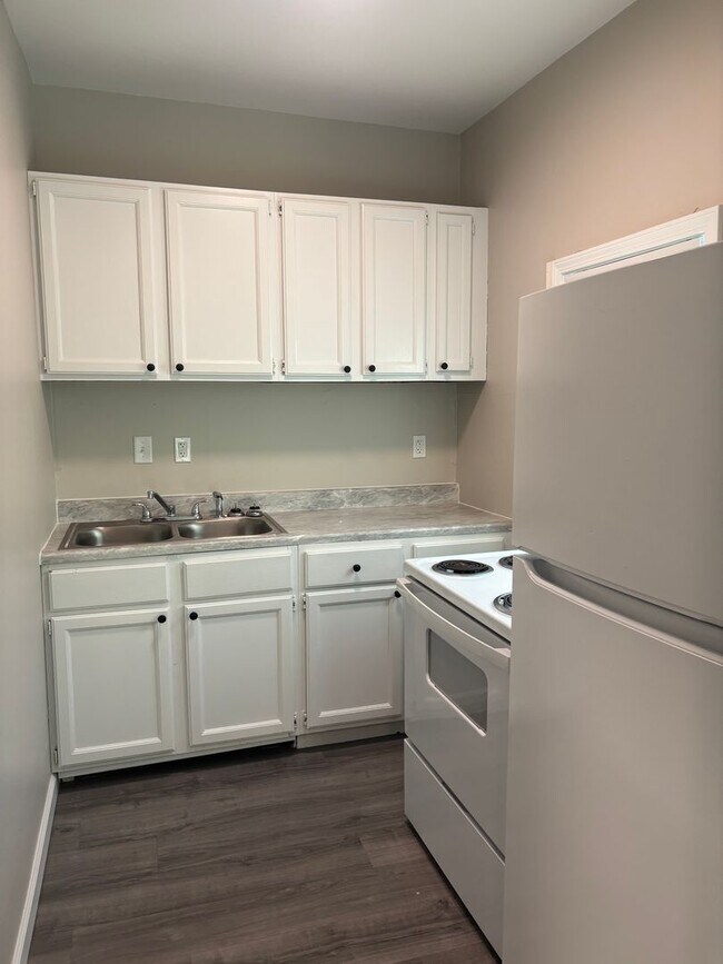 Building Photo - 1200 N 8th St