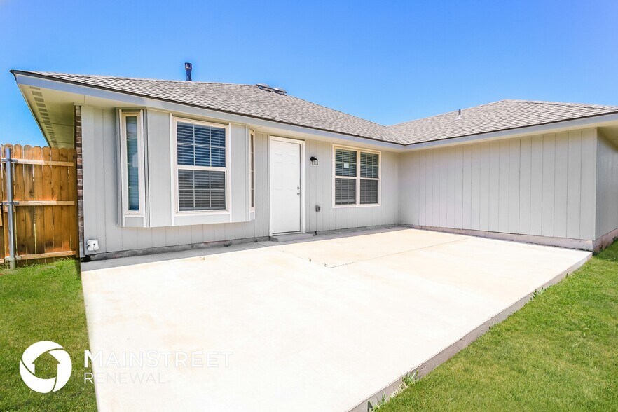 Building Photo - 8004 Eagle Cir