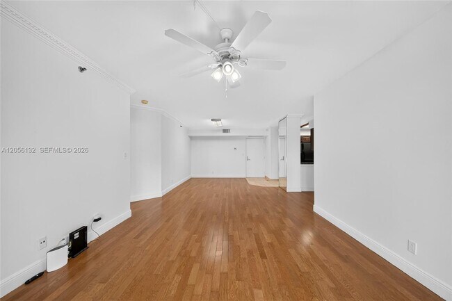 Building Photo - 3600 Mystic Pointe Dr