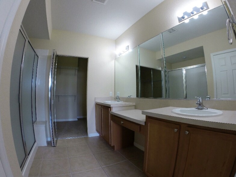 Building Photo - 4525 SW 52nd Cir