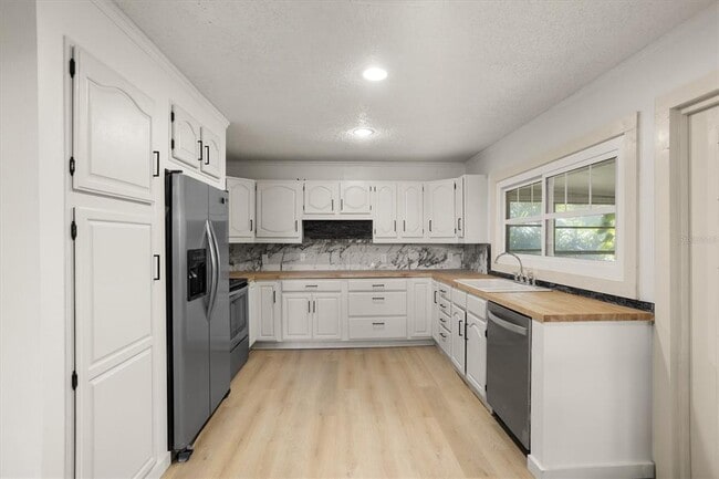Building Photo - 8725 Erie Ln