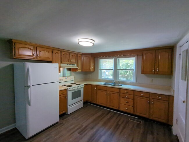 Building Photo - East Ridge 2 Bedroom House