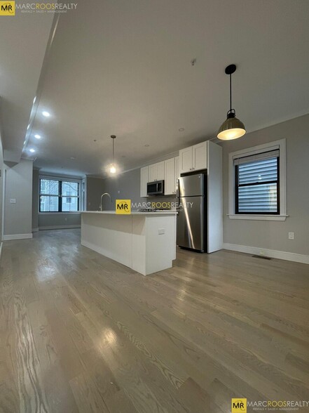 Building Photo - 152 Trenton St