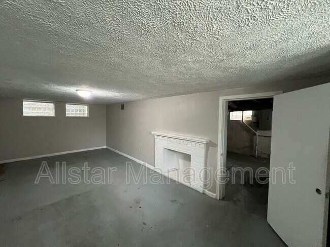 Building Photo - 3690 Washington Blvd