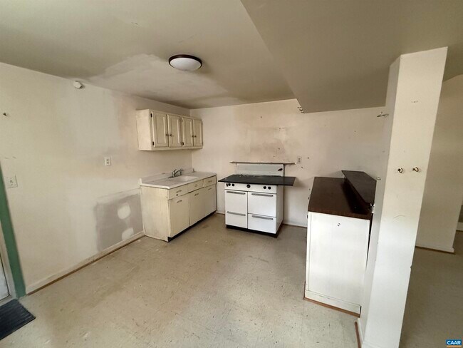 Building Photo - 913 Druid Ave