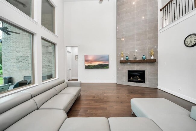 Building Photo - 14827 Vista Chase Trl
