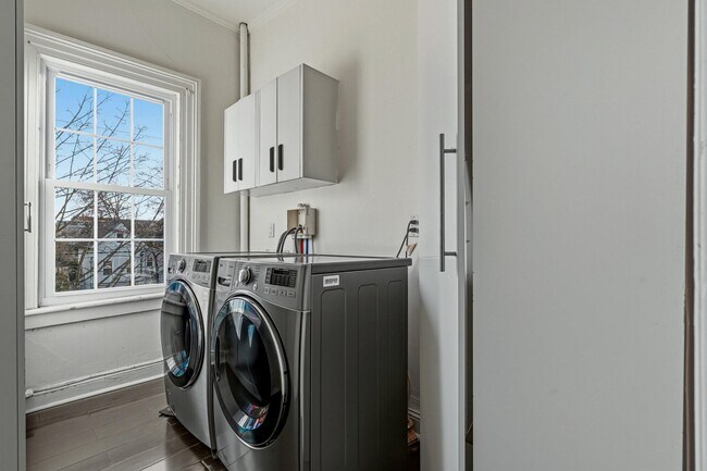 Building Photo - 37 W 34th St.