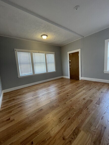 Building Photo - 16 Wallingford Rd