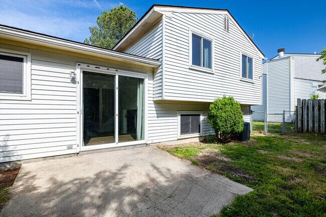Building Photo - 1152 Rue Deauville Blvd
