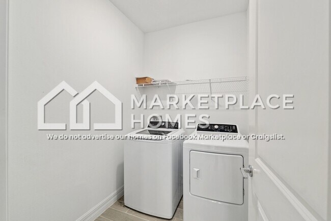 Building Photo - 1355 SE 43rd Rd