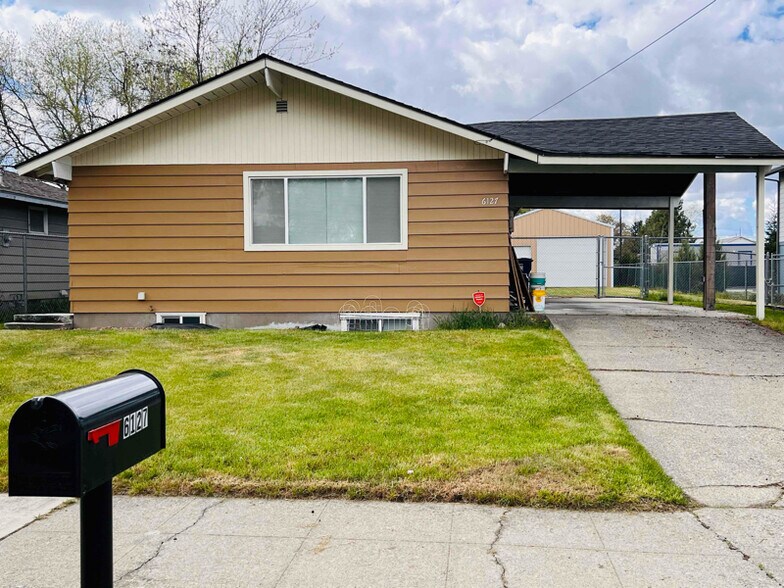 Building Photo - 6127 N Regal St