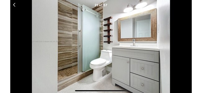 Building Photo - 13804 Kendale Lakes Dr