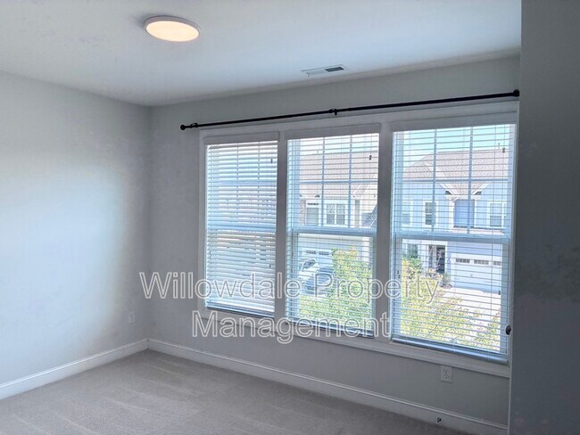 Building Photo - 1309 Little Hills Dr