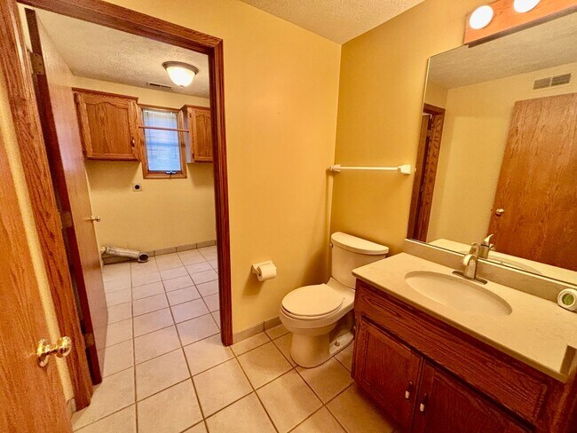 Building Photo - 16306 Lafayette Ave