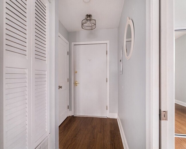 Building Photo - 188 North St