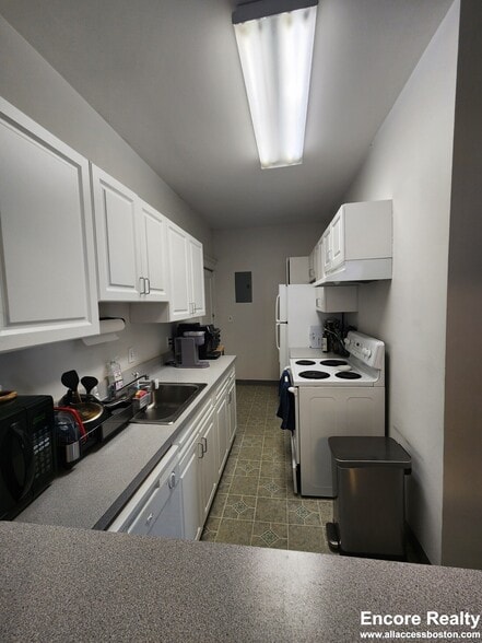 Building Photo - 31 Stearns Rd