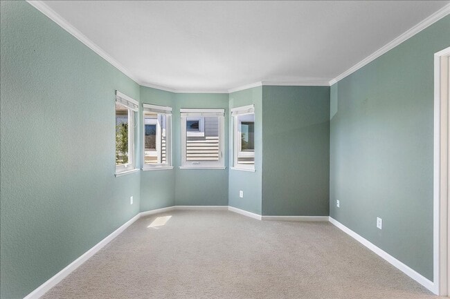 Building Photo - 53 Bay Park Terrace
