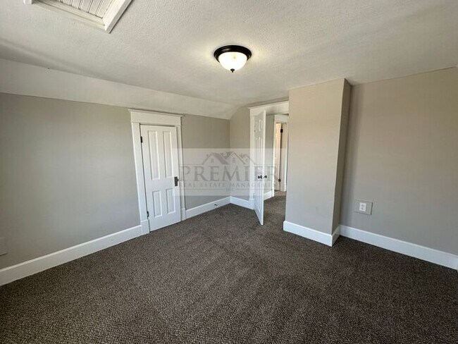 Building Photo - 184 W North St